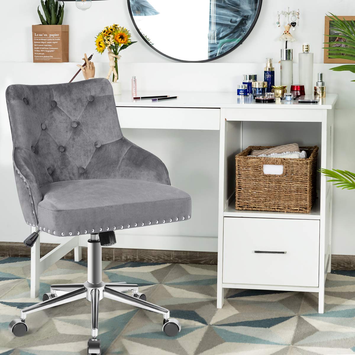 KOMFOTT Modern Home Office Chair, Tufted Velvet Swivel Armchair with Nailhead Trim